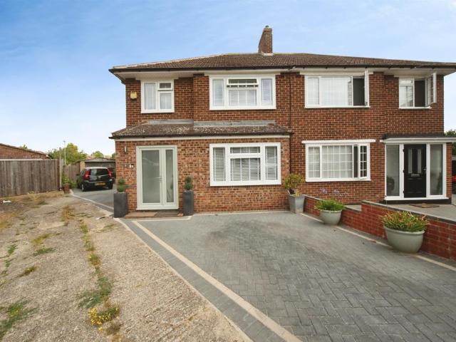 House for sale in Sundon Park, Luton