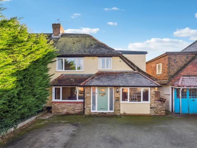 House for sale in Iver, Richings Park