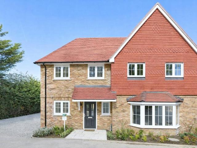 House for sale in Pachesham Park, Surrey
