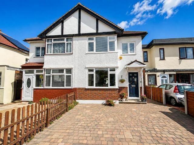 House for sale in London Borough of Hounslow, Feltham