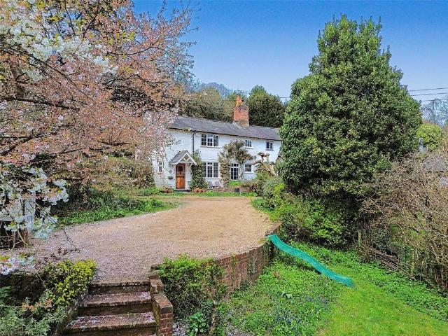 House for sale in Fole, Surrey