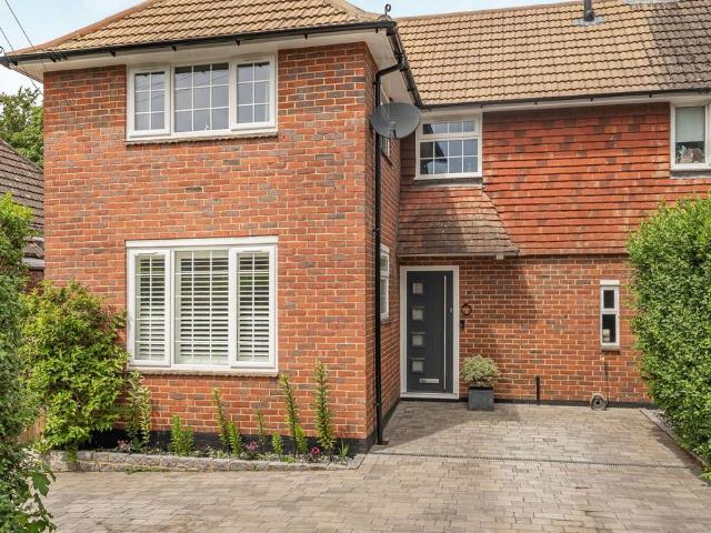 House for sale in Pachesham Park, Surrey
