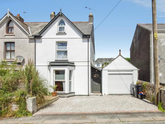 House for sale in St Stephen, Cornwall