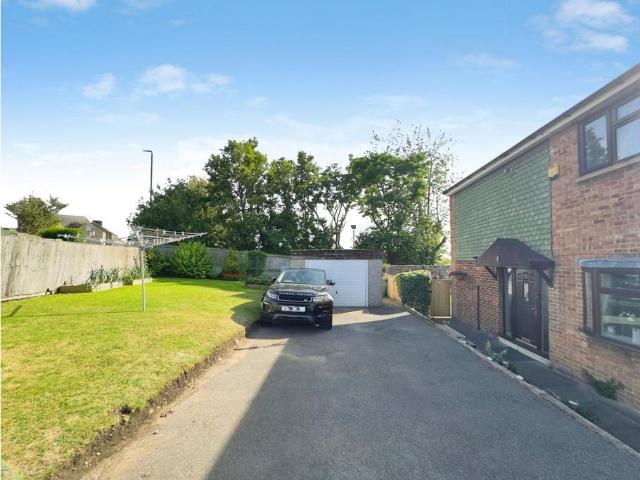 House for sale in Henshaw, Yeadon