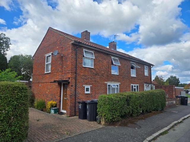 House for sale in London Borough of Croydon, Sanderstead
