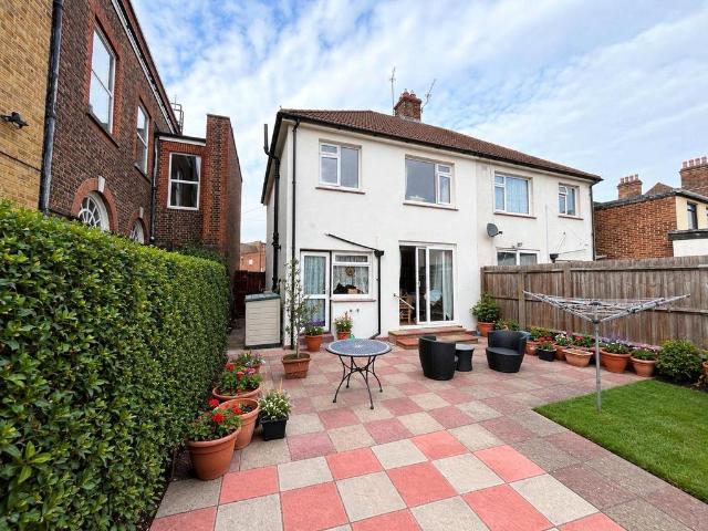 House for sale in Frindsbury, Medway