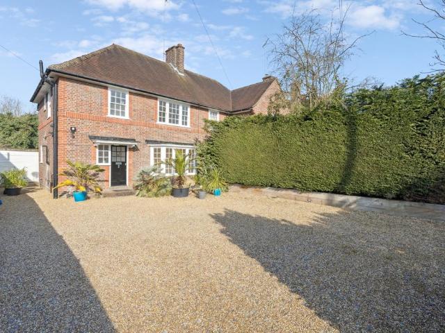 House for sale in Pinner, Greater London