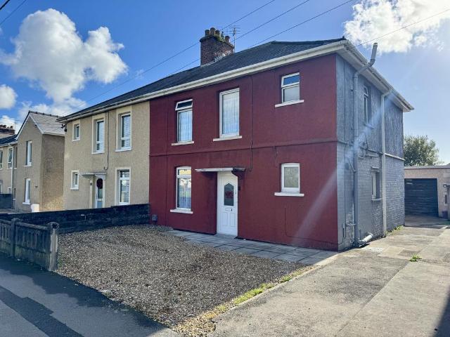House for sale in Pyle