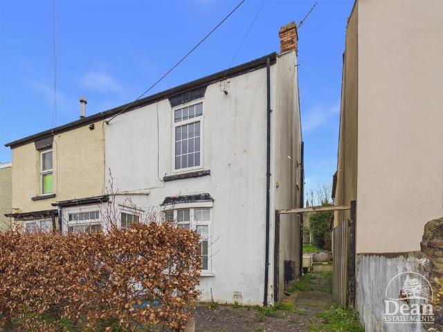 House for sale in Bromsberrow Heath, Gloucestershire