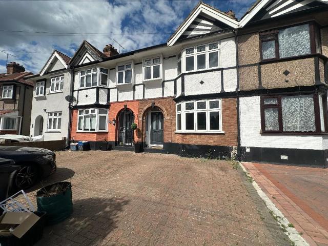 House for sale in Little Heath, Greater London
