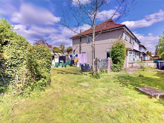 House for sale in London Borough of Ealing, Greenford
