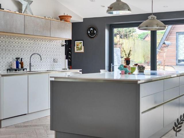 House for sale in Chiddingfold, Waverley