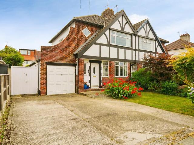 House for sale in Overchurch Hill, Upton