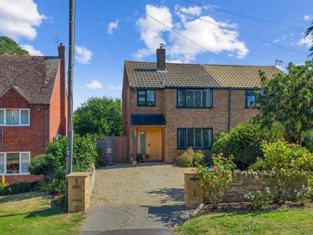 House for sale in Alderminster, Warwickshire