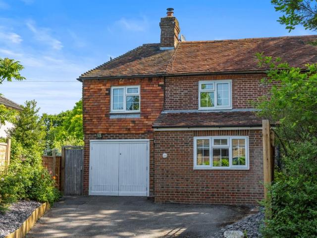 House for sale in Romford, Sandown Park