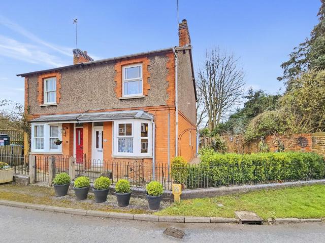 House for sale in Moreton Pinkney, Northamptonshire