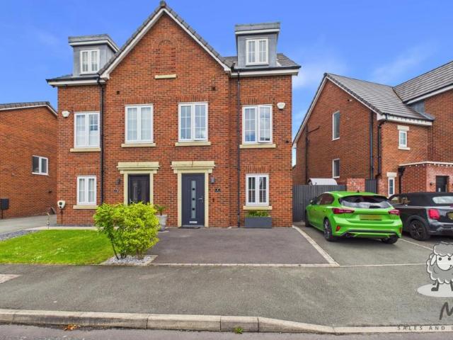 House for sale in Whiston Cross, Whiston