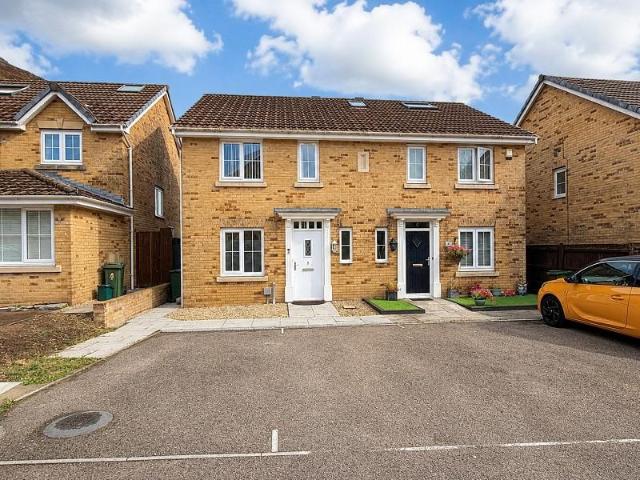 House for sale in Tonyrefail, Coedely