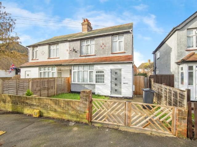 House for sale in Dale Hill, Essex