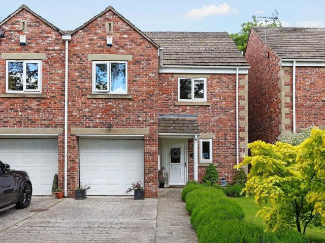 House for sale in West Yorkshire