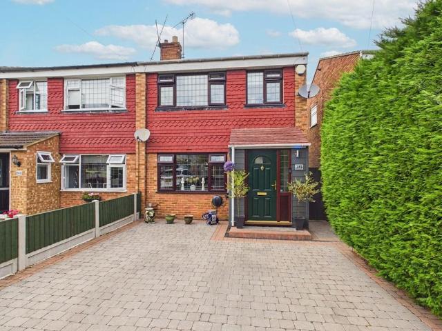 House for sale in Stanford-le-hope, Essex