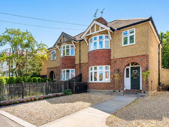 House for sale in Carshalton-on-the-Hill, Greater London
