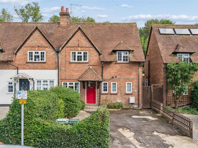 House for sale in Heronsgate, Batchworth