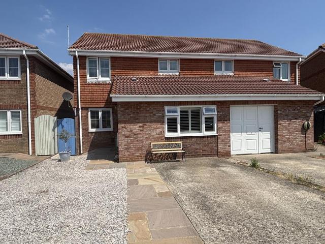 House for sale in Littlecote, West Sussex