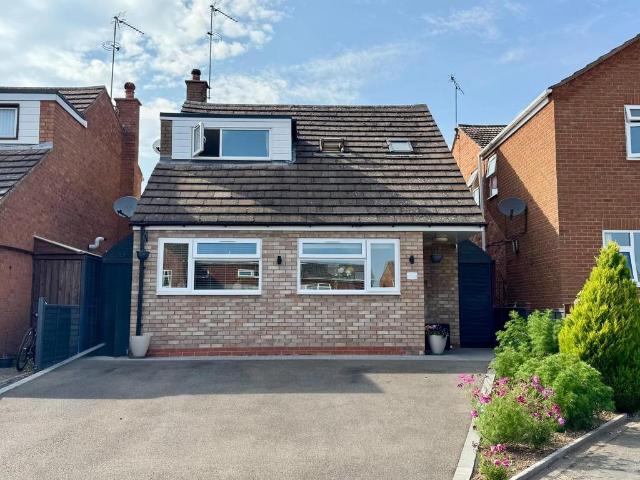 House for sale in Green Close, Warwickshire