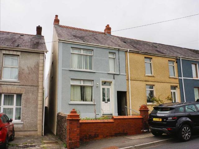 House for sale in Llannon, Cefneithin