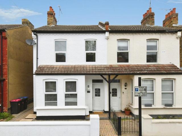 House for sale in Southend City Centre Neighbourhood, Alton Barnes