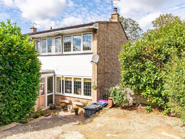 House for sale in Kings Hill, Colliers End