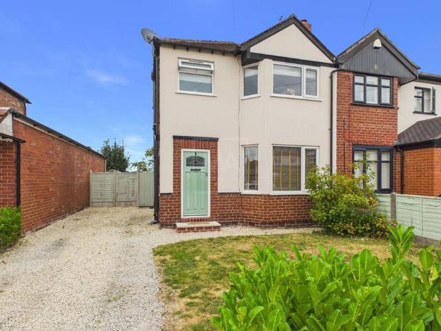 House for sale in Thelwall
