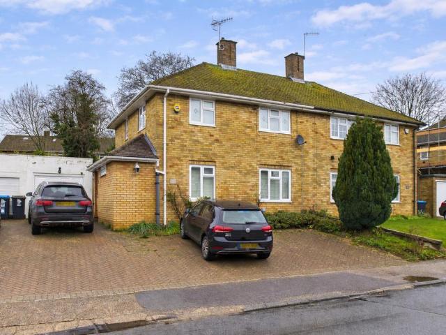 House for sale in Bourne End, Pouchen End
