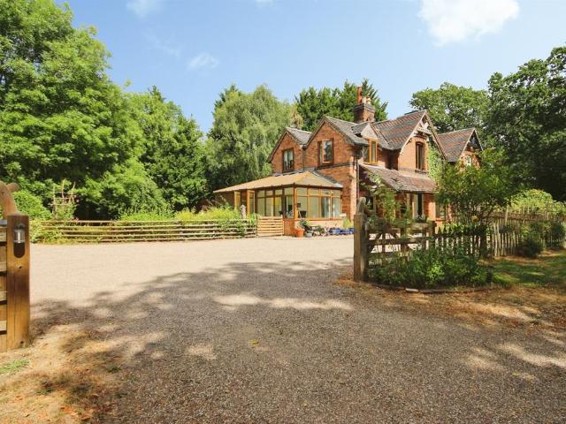House for sale in Shrewley, Green Close