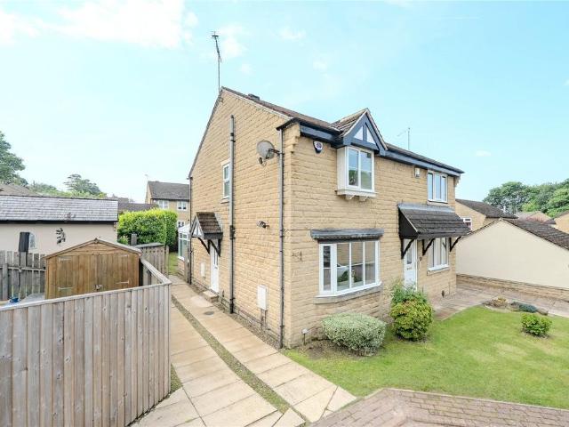 House for sale in Westfield, Guiseley