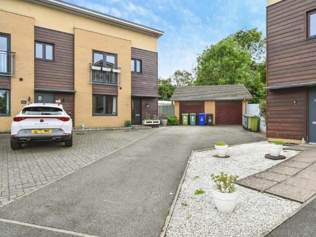 House for sale in Halton