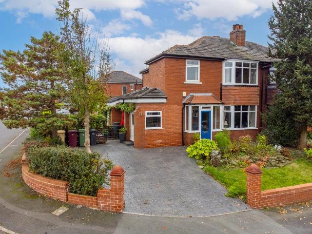 House for sale in Ringley, Lee Bank