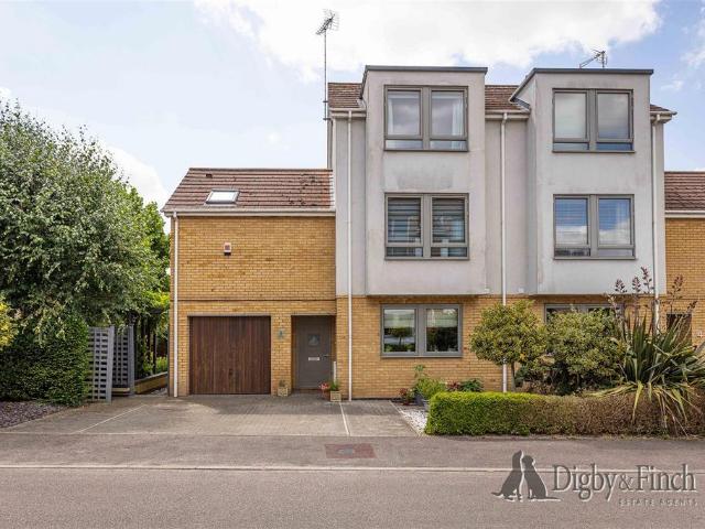 House for sale in Barton In Fabis, East Midlands