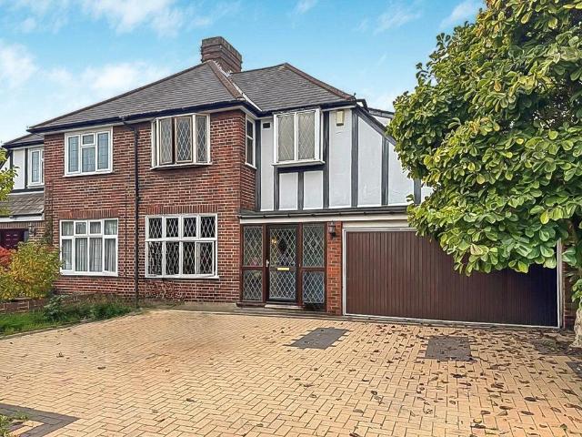 House for sale in Whitton, Greater London