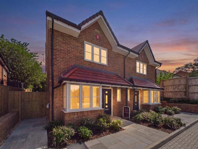 House for sale in Charvil