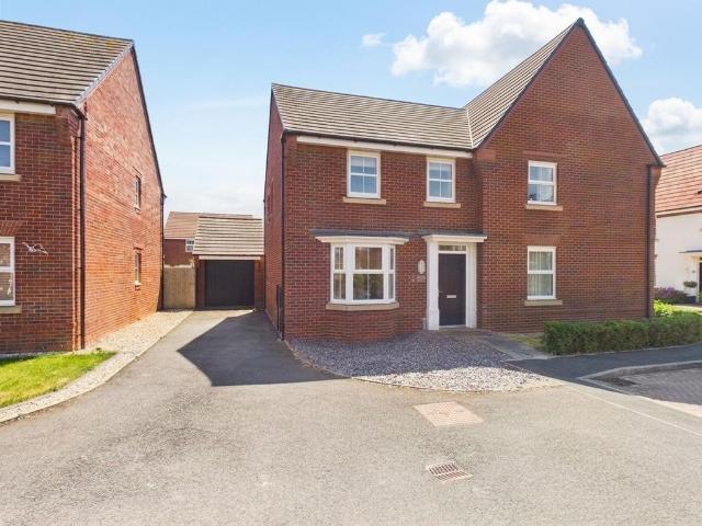 House for sale in Crookhill, Worcestershire