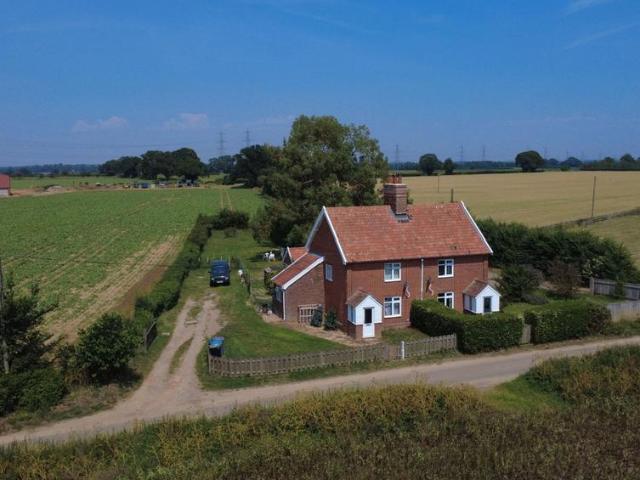 House for sale in Eastbridge, Suffolk