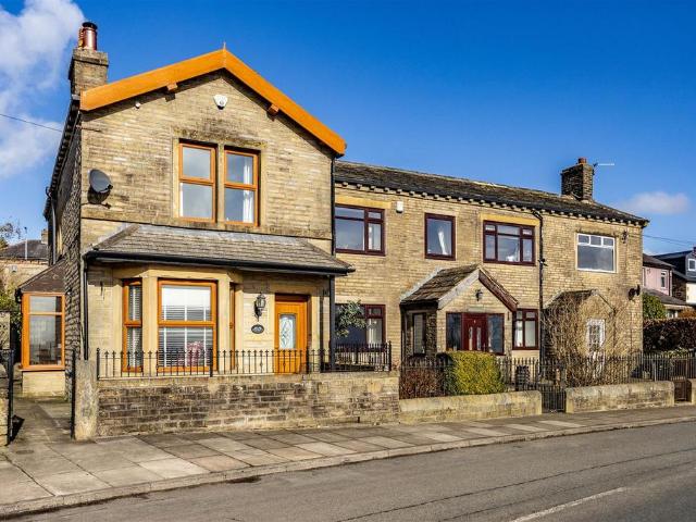 House for sale in Warley Town, West Yorkshire