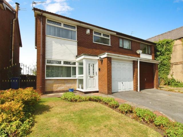 House for sale in Burtonwood and Westbrook, Warrington