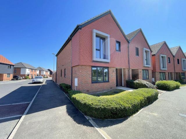 House for sale in Dale Hill, Essex