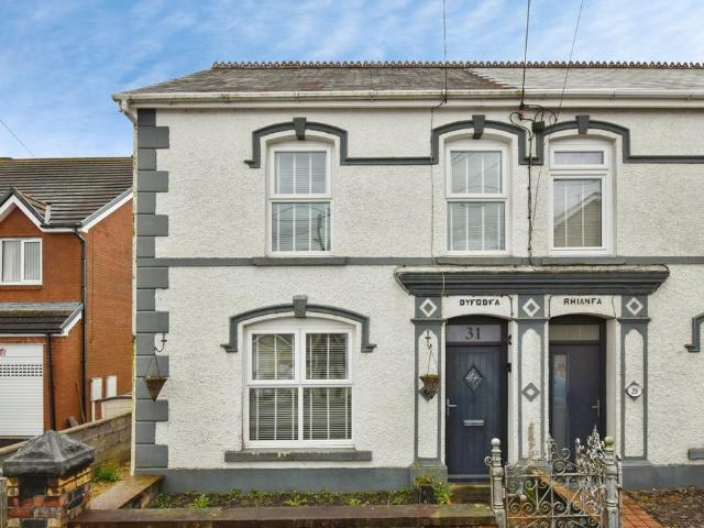 House for sale in Llanedi, Tycroes