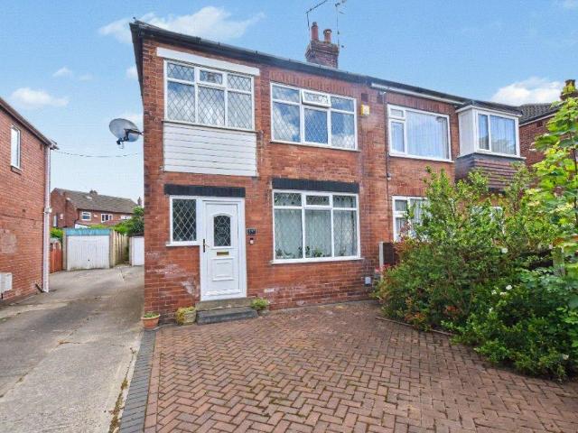 House for sale in Farnley, West Yorkshire