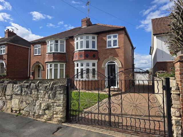 House for sale in Adwick le Street, Doncaster