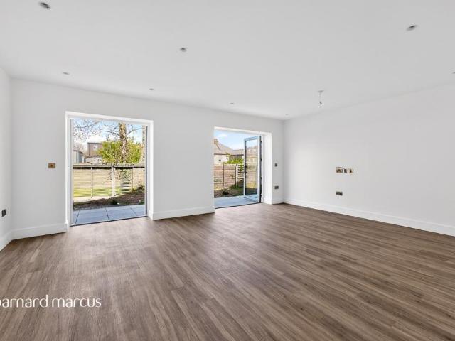 House for sale in New Barnet, Greater London